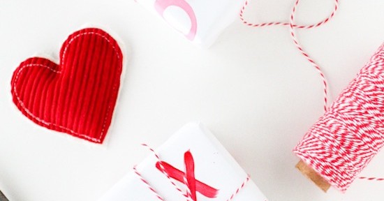 DIY Valentine’s Gift Wrap