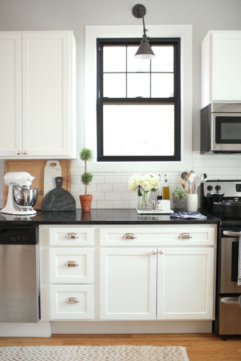 black-and-white-kitchen-2